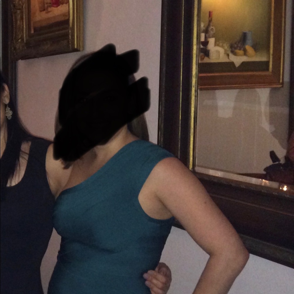 Herve leger deess. Gorgeous color. Super flattering. Worn once